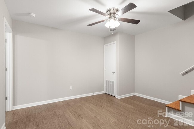 Building Photo - 11805 Harrisburg Rd