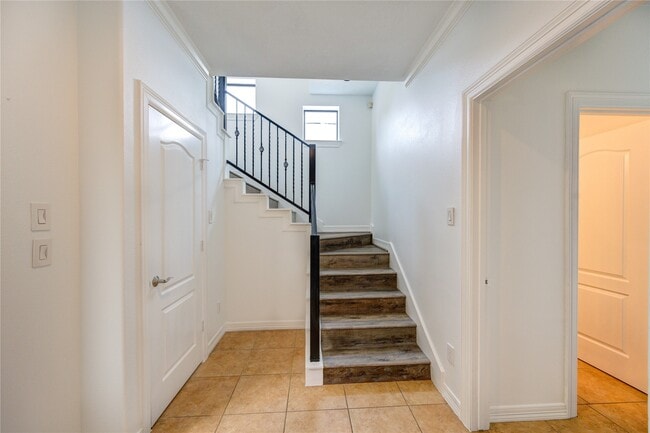 Building Photo - 5701 Kiam St