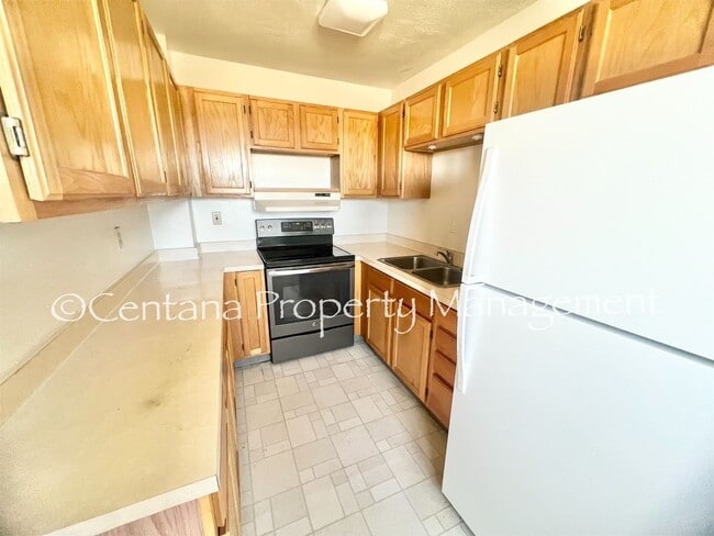 Building Photo - Cute 2 bedroom 1 bath Uptown!