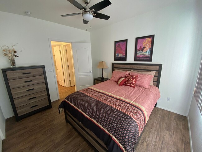 Building Photo - Cute and Charming furnished Condo with att...