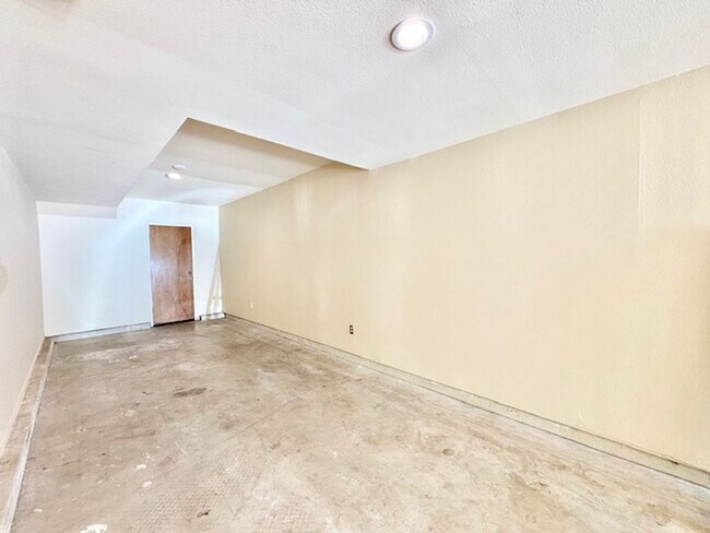 Building Photo - 316 Ocean Dr