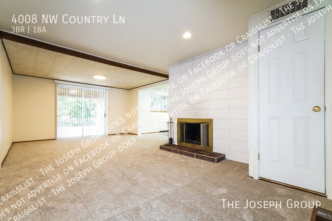 Building Photo - 4008 Country Ln NW
