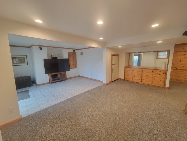 Building Photo - Gorgeous 4 bedroom ranch in Sussex!