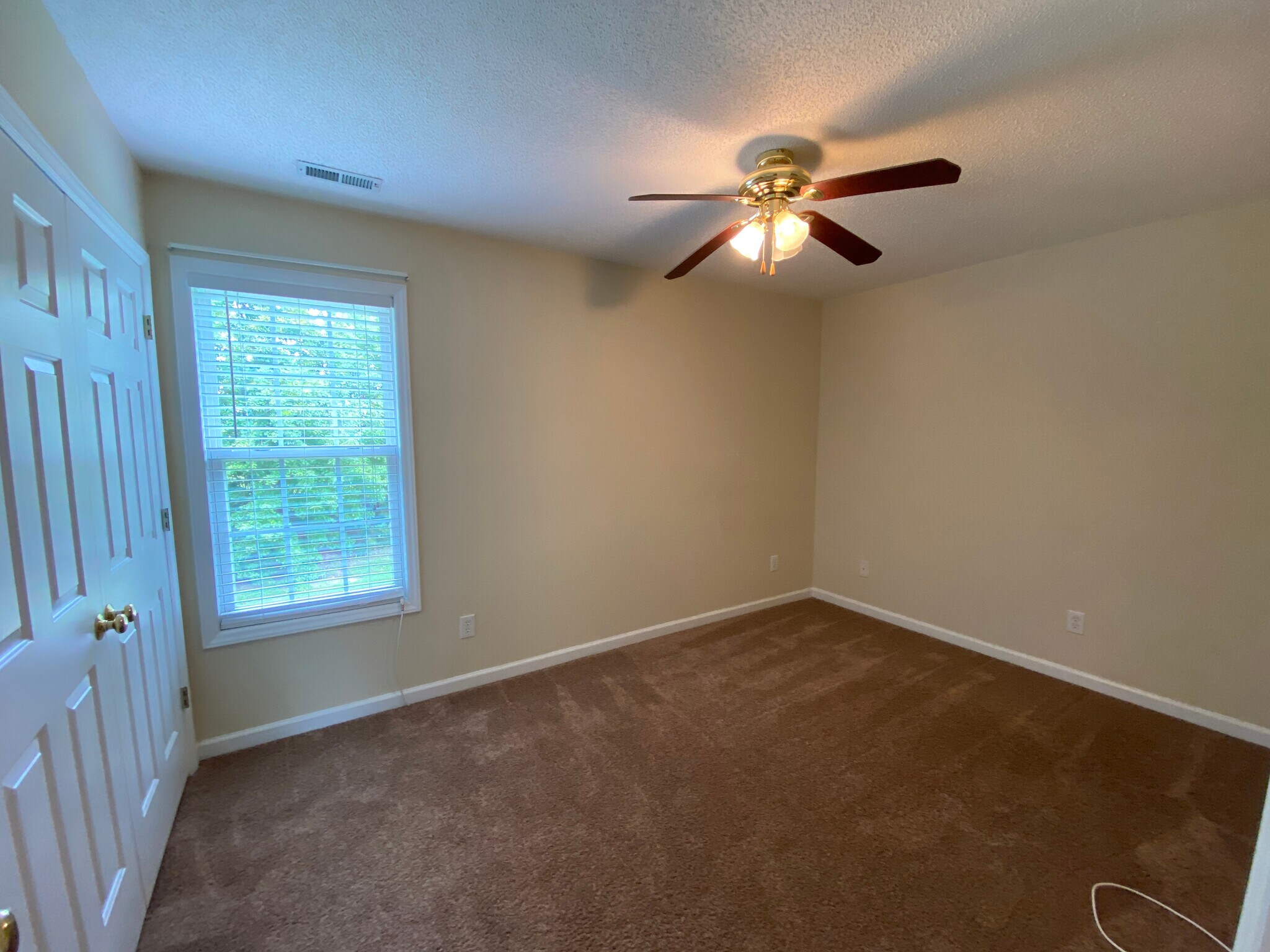 Building Photo - Room in House on Ujamaa Dr
