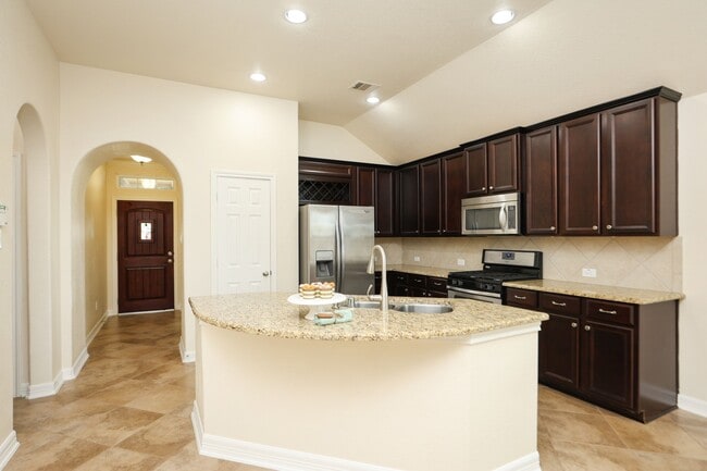 Building Photo - 9960 Golden Field Ln