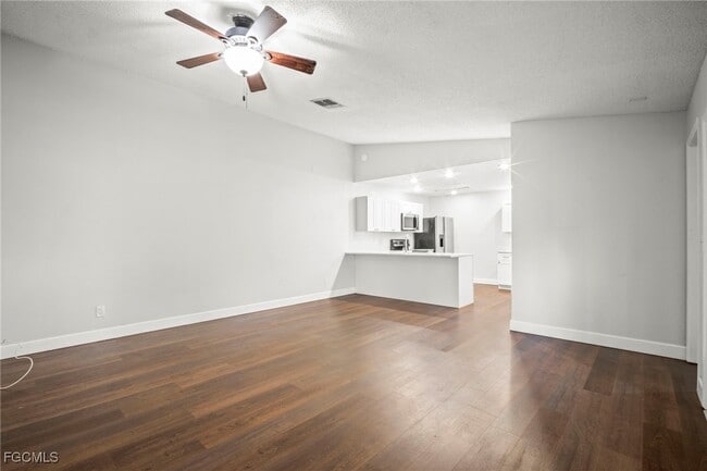 Building Photo - 15524 Crystal Lake Dr