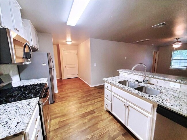 Building Photo - 2117 Buena Vida Ln