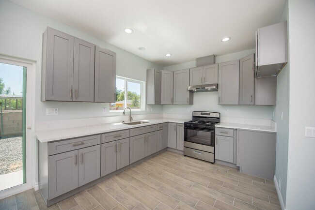 Building Photo - Brand New Home