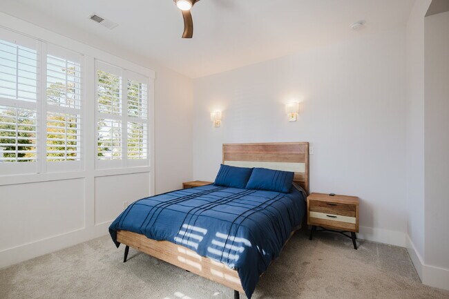 Building Photo - Stunning Custom Home in Palmetto Bluff