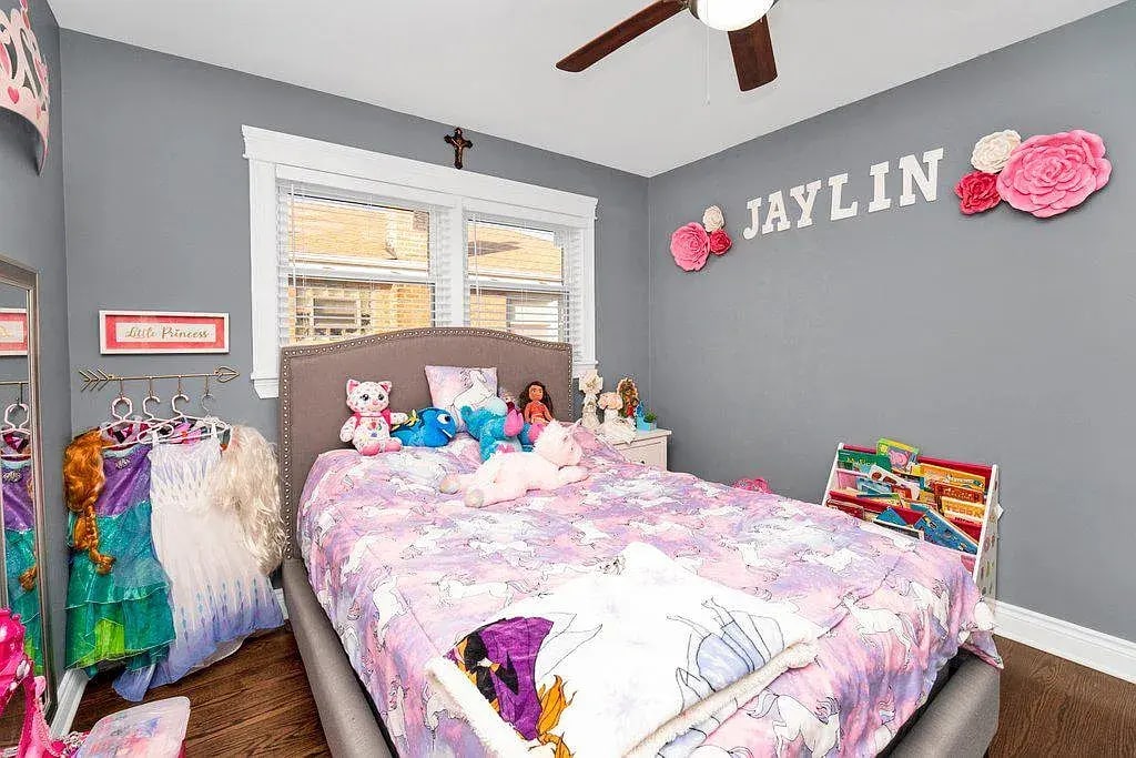 Building Photo - 8630 S Komensky Ave