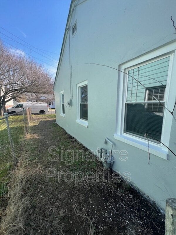 Building Photo - 1108 Sumpter St