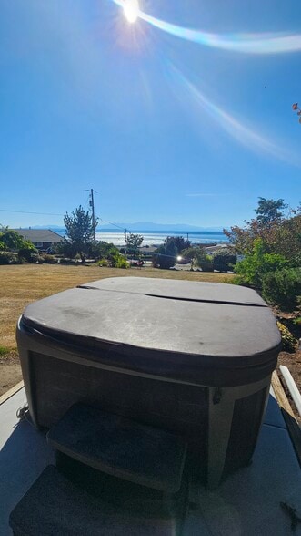 Hot Tub - 287 Fairhaven Dr