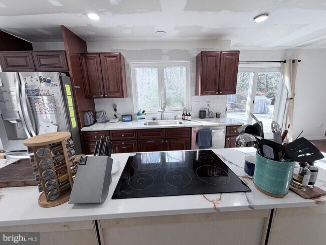 Building Photo - 6610 Cottontail Ct