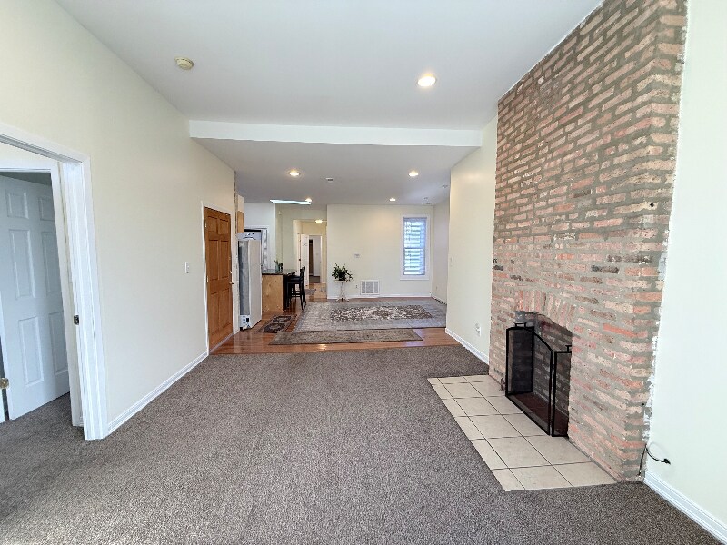 Building Photo - 3643 S Hamilton Ave