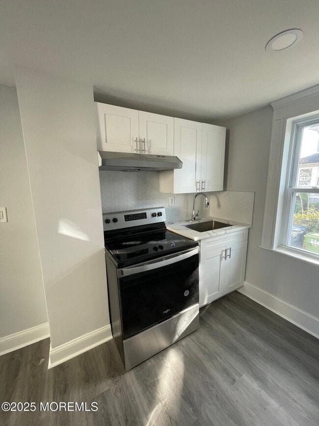 Building Photo - 405 Myrtle Ave