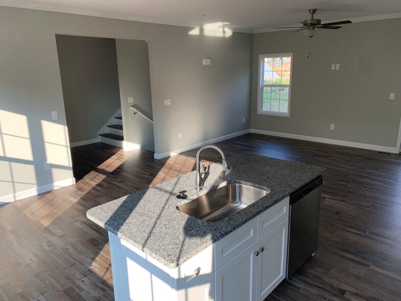 Building Photo - 176 Ridge Pointe Dr