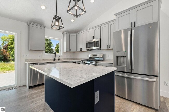 Building Photo - 4 Bedroom Executive Home for Lease