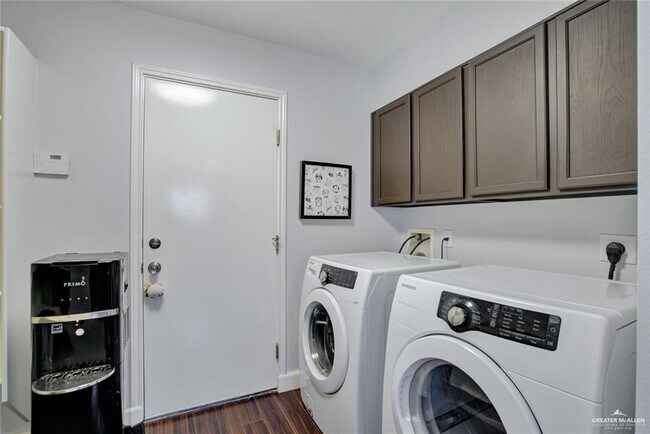 Building Photo - 41 San Fabian St