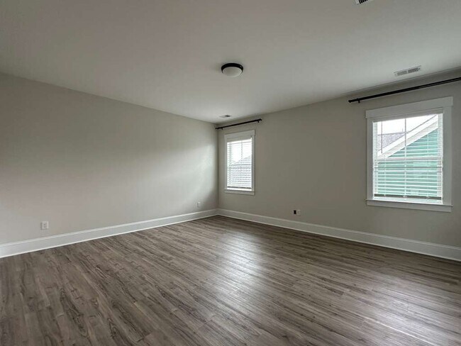 Building Photo - 216 Aquinas Wy