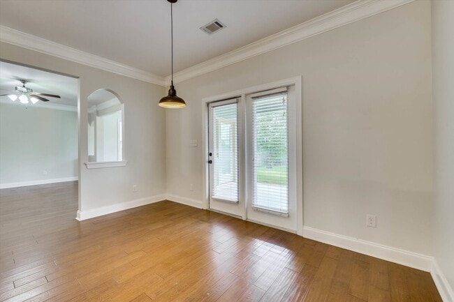 Building Photo - 226 Sandleton Way
