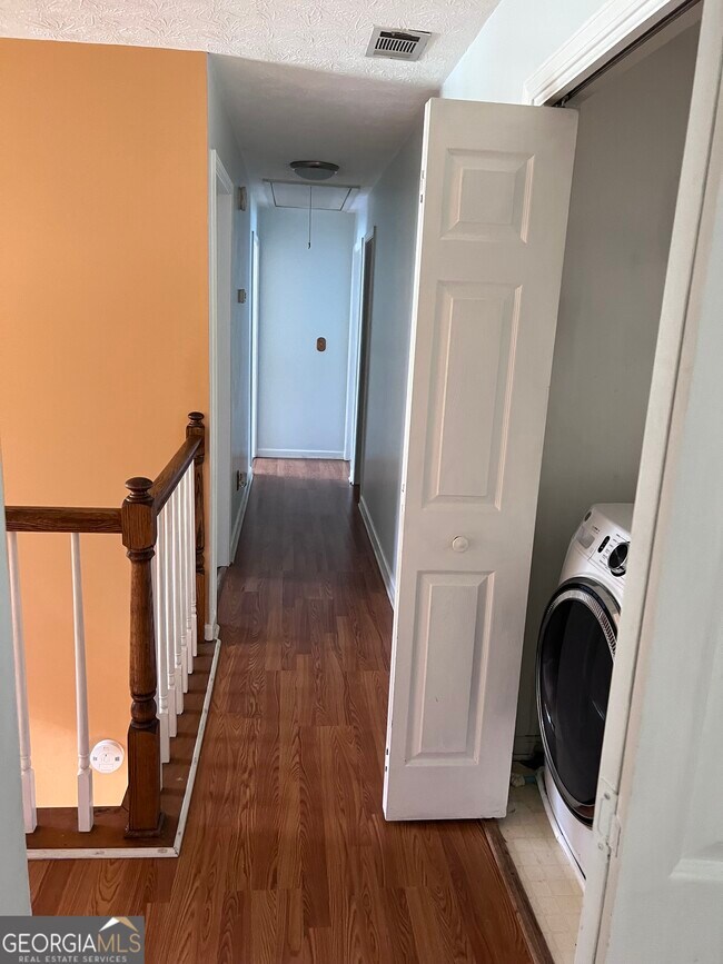 Building Photo - 2118 Hunters Branch Ct