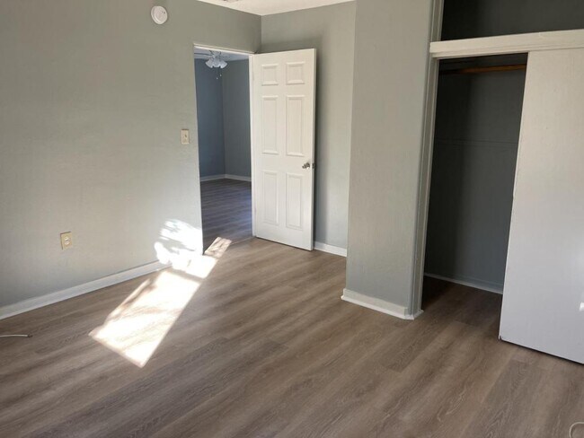 Building Photo - 1477 Pierce St