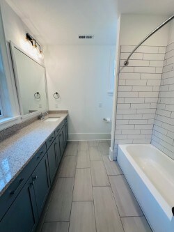 Building Photo - 2820 Hillside Springs Dr
