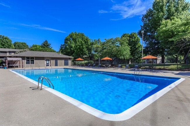 Building Photo - Honeywood Apartments