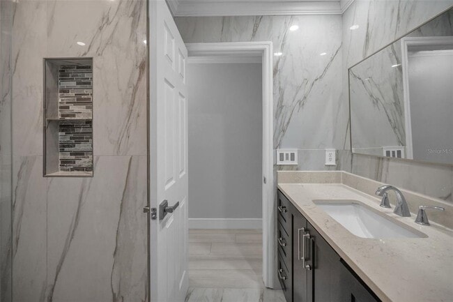 Building Photo - 1502 Cottonwood Terrace