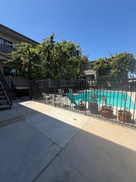 Building Photo - 8539 De Soto Ave
