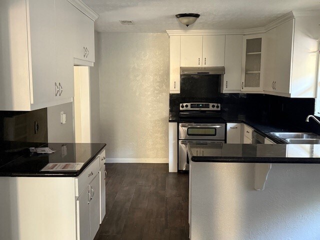 Building Photo - 6014 Lattimer Dr