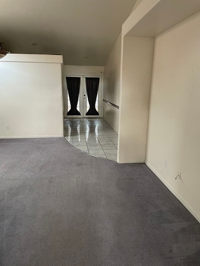 Building Photo - 3 BEDROOM SINGLE STORY HOUSE IN A CUL DE SAC