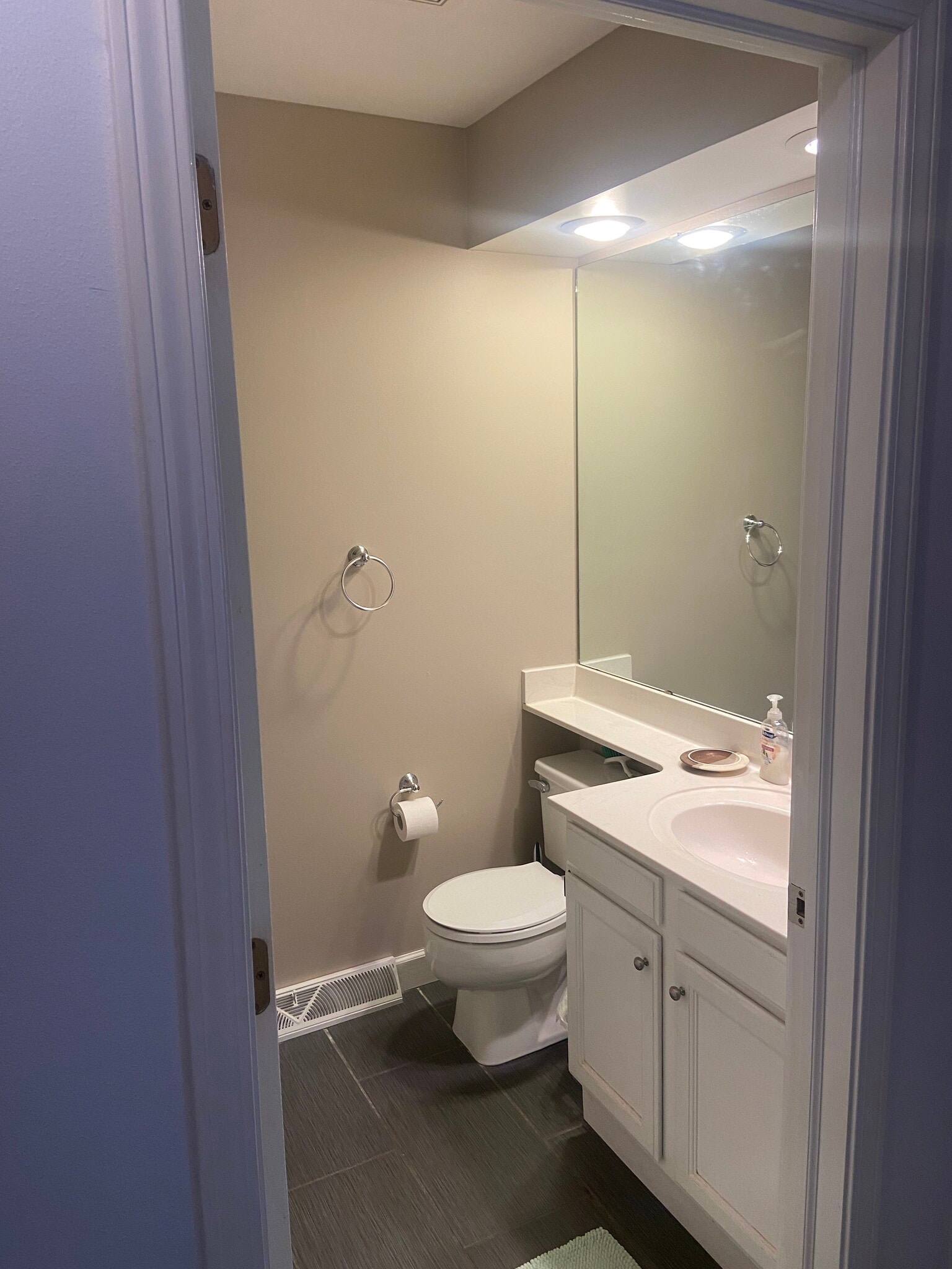 2nd bedroom bathroom - 6804 Old Sauk Ct