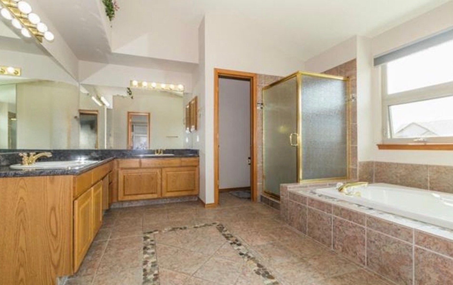 Building Photo - 15425 Holbein Dr