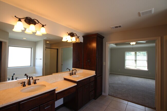 Building Photo - Coming Soon! Luxurious 3 Bed 2.5 Bath Rent...