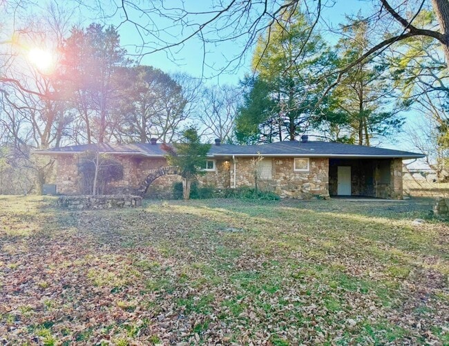 Building Photo - 887 Elwood Dr