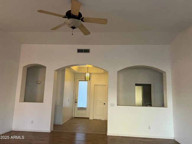 Building Photo - 4484 E Redfield Ct