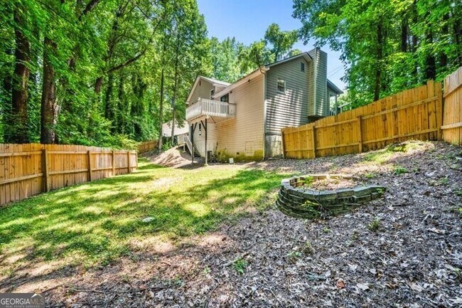 Building Photo - 1131 Hershey Dr