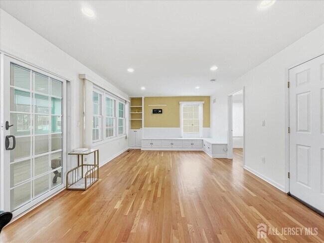 Building Photo - 37 Jersey Ave