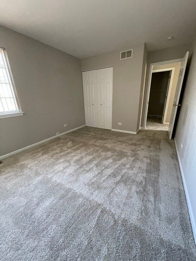 Building Photo - 1465 N Waterbury Cir