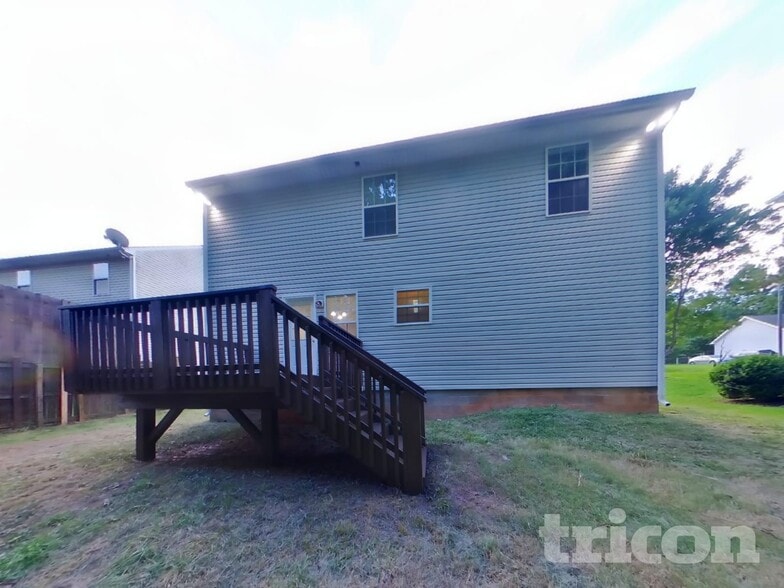 Building Photo - 2457 Terra Dr