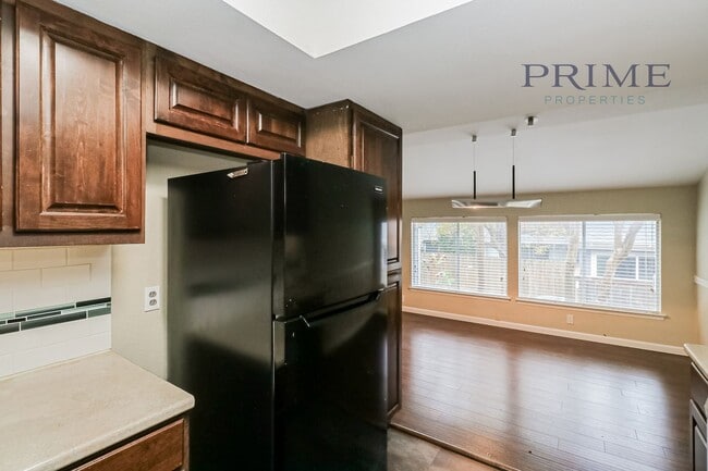 Building Photo - Beautiful two story Condo