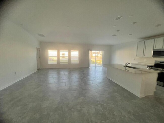 Building Photo - 4964 Worchester Dr