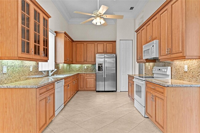 Building Photo - 6823 Fabiano Cir
