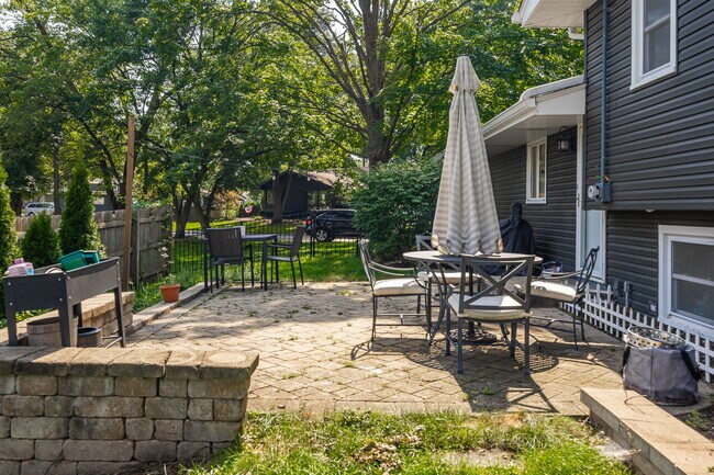 Building Photo - 1024 Catalpa Ln