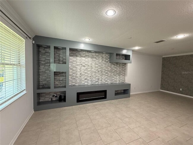 Building Photo - 14434 Swanley St