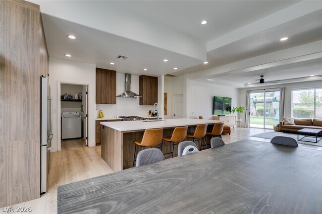 Building Photo - 7210 Shallowford Ave