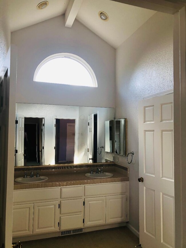 Building Photo - 12393 Beauchamps Ln