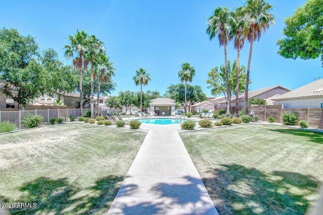 Building Photo - 8419 W Salter Dr