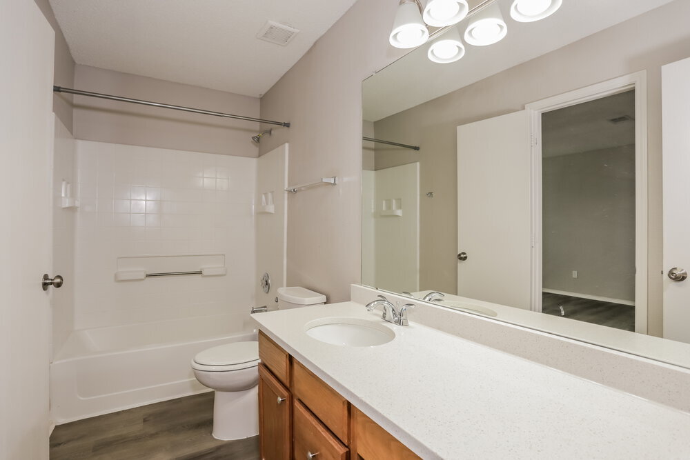 Building Photo - 10044 Legacy Dr